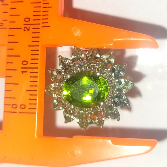 Ring 2.5 carat Peridot w 15 pear shaped Halo Sterling Silver sz 8 - Picture 8 of 8